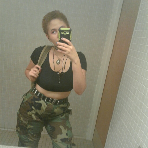 Meet your Posher, Imala Vivian 🍒 - Picture 2 of 4